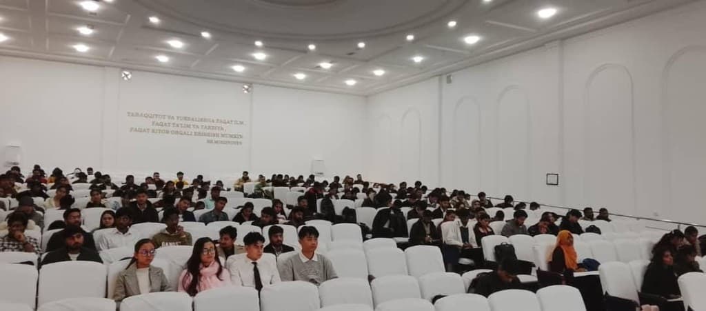 Large FMIPH auditorium with students attending an academic session